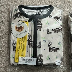 The Sleepy Sloth “Berry Stinky” bamboo zippy 6-12 NIP